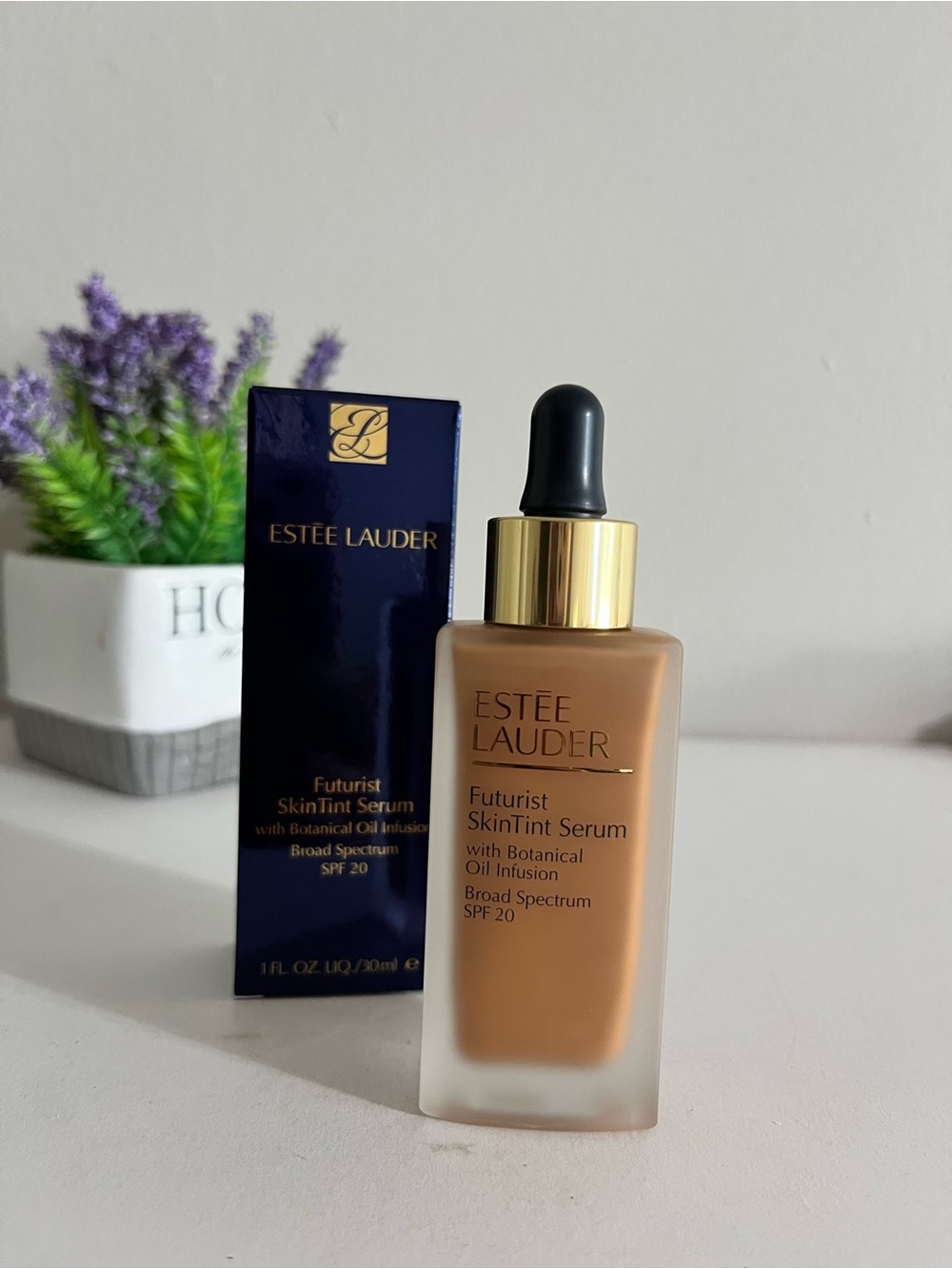 5C1 Rich Chestnut, Estée Lauder Futurist SkinTint Serum Foundation, SPF 20, 30ML